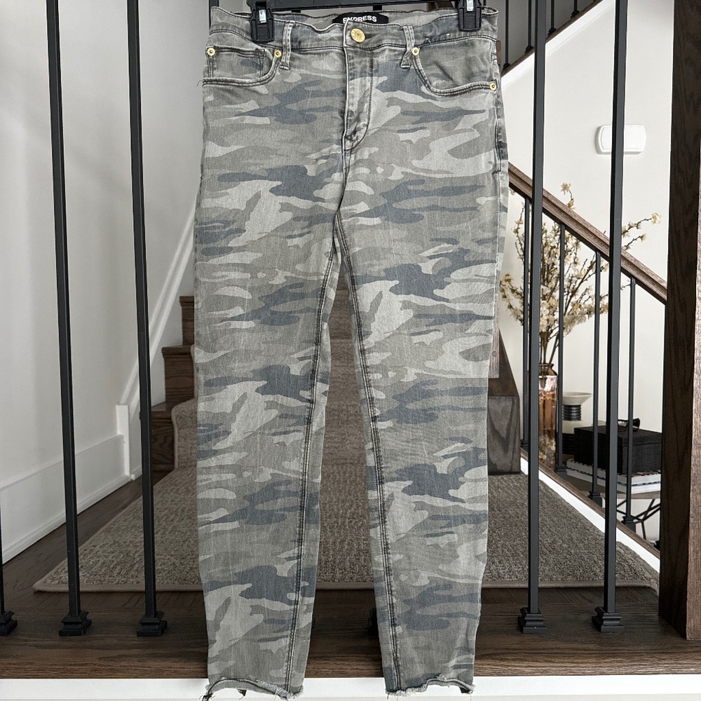 Express camo pants
